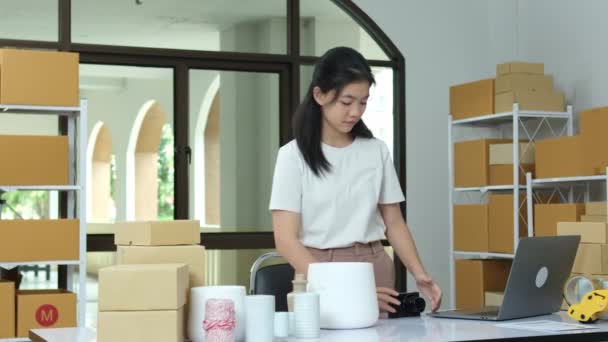 Online Prodejce Obchod Malé Podniky Podnikatel Asijské Mladé Ženy Pomocí — Stock video