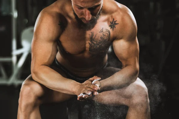 Strong Man Hands Talc Getting Ready Weightlifting Gym — Stock Photo, Image