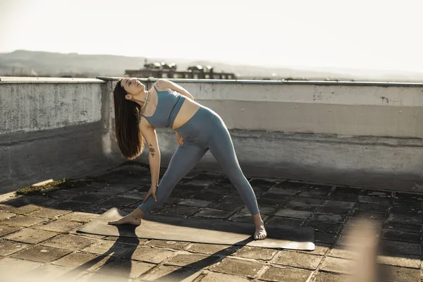 Relaxed Young Woman Practicing Yoga Rooftop Terrace — Photo