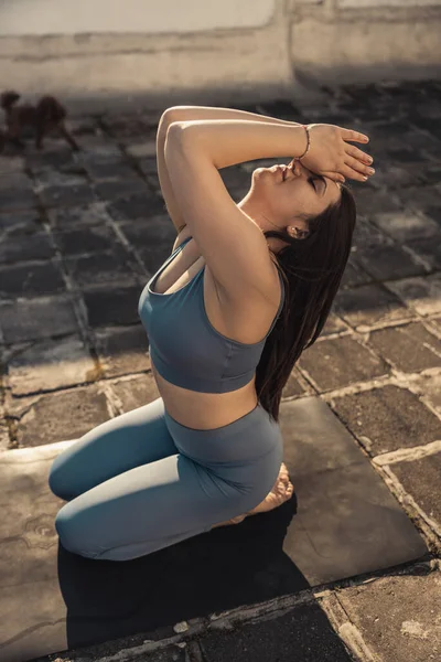 Relaxed Young Woman Practicing Yoga Rooftop Terrace — Foto de Stock