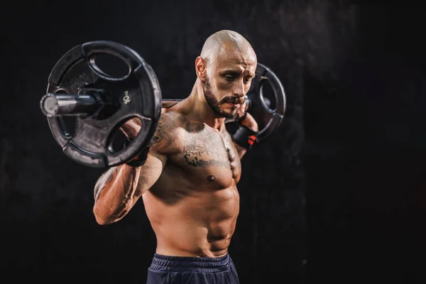 Shot Muscular Bodybuilder Doing Hard Training Barbell His Shoulder Muscles — Stock Photo, Image