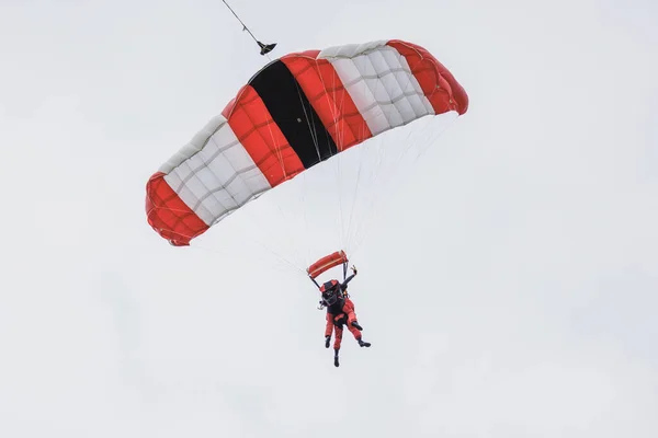 Tandem Jump Man Instructor Approaching Landing — Stock Photo, Image