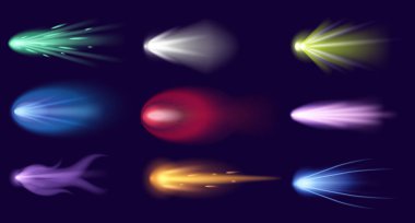 Meteorlar ve kuyruklu yıldızlar. Bir dizi neon uzay uçan göktaşı ve asteroit, gerçekçi vektör çizimi. Meteorların ateş izleri izole edildi. Alev topları ve yıldızlar galakside parlayan gaz ve toz kuyrukları.