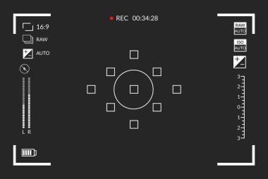 Viewfinder video kaydı. Kamera ekrana odaklanıyor. Video çekim parametreleri olan siyah ekran kamera, görüntü kalitesi göstergeleri. Modern blogcular için dijital yakınlaştırma kaydı, vektör illüstrasyonu.
