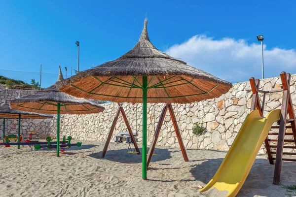 Lekplats För Barn Stranden Adriatiska Havet Stockbild