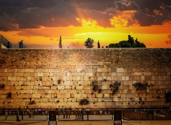 Westelijke Muur Oude Stad Van Jeruzalem Bij Zonsondergang Rechtenvrije Stockafbeeldingen
