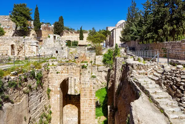 Bethesda 'nın Antik Havuzu Eski Şehir Kudüs' ü harap etti