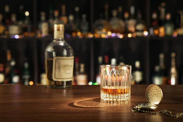 Logos Trademark Segítségnyújtott Címkék Közeli Kilátás Üveg Whisky Üveg Félre — Stock Fotó