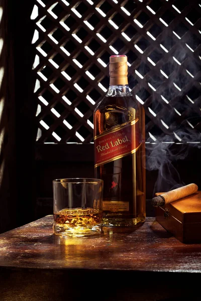Phuket Thailand Mars 2020 Jack Daniels Blandade Whisky Grå Bakgrund — Stockfoto