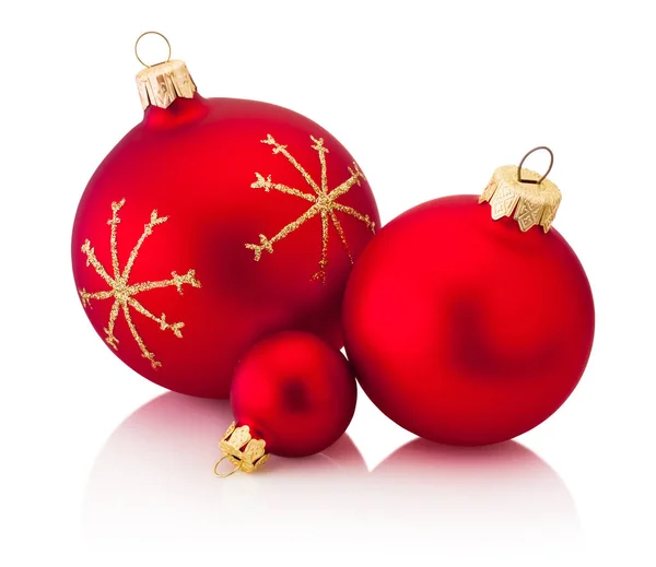 Drie Kerstversiering Rode Kerstballen Geïsoleerd Een Witte Achtergrond — Stockfoto
