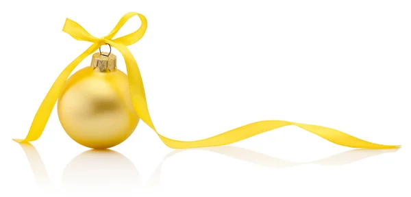 Geel Gekleurde Kerstbal Met Lint Strik Geïsoleerd Een Witte Achtergrond — Stockfoto