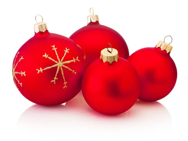 Vier Kerstversiering Rode Kerstballen Geïsoleerd Een Witte Achtergrond — Stockfoto