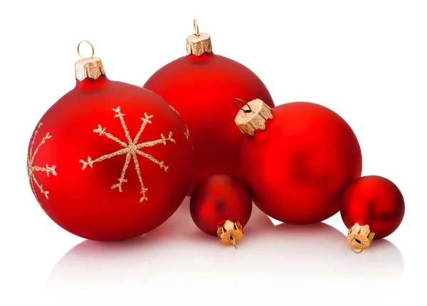Kerstversiering Rode Kerstballen Geïsoleerd Een Witte Achtergrond — Stockfoto