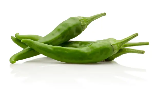 Groene Hete Chili Pepers Geïsoleerd Een Witte Achtergrond Stockfoto