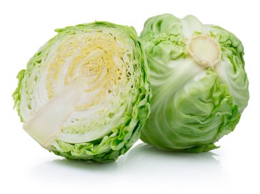 Taze olgun lahana sebzesi, beyaz arka planda izole edilmiş.