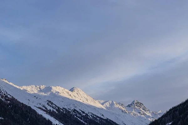 Winterlandschap Jakobshorn Bergtop Populair Bij Skiërs Snowboarders Skigebied Davos Zwitserland — Stockfoto