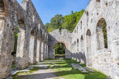 Arnavutluk 'un Butrint Ulusal Arkeoloji Parkındaki Büyük Bazilika