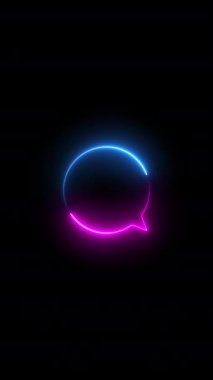 Metin balonu klipsli sanatının neon animasyonu, her iki tarafa da hızlı hareket eden mavi ve pembe ışınlar. parlayan çizgiler, sosyal ağ için 4K döngü canlandırmalı şablon