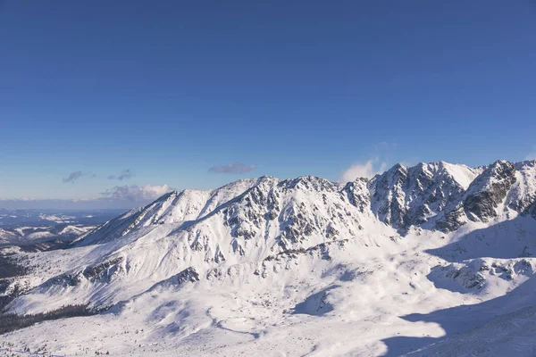波兰的滑雪胜地 塔特拉山高山 靠近Zakopane的Kasprowy峰 冬天的时候美丽的风景 — 图库照片