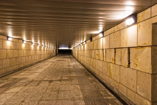 Одинокий Подземный Переход Варшаве Современная Архитектура Ночь Лицензионные Стоковые Фото