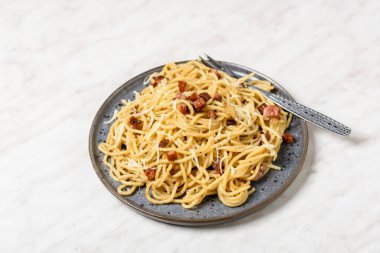 Ev yapımı spagetti carbonara - lezzetli İtalyan mutfağı
