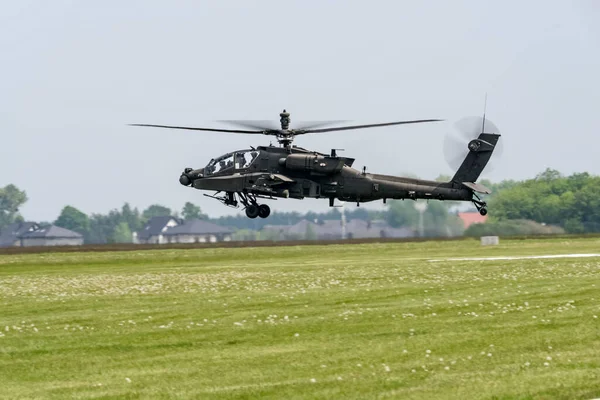 Helicóptero Combate Vuelo Durante Espectáculo Aéreo Fotos de stock