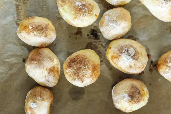Batatas Preparadas Forno Mas Estilo Assado Sobre Uma Fogueira Fotos De Bancos De Imagens Sem Royalties