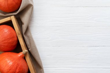 Uchiki Kuri Kabak Kırpma Beyaz Tahta Arkaplanda Kopya Boşluğu ile