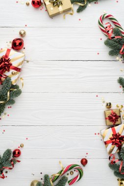 Beyaz Üzerine Dekoratif Çerçeve ile Noel Arkaplanı