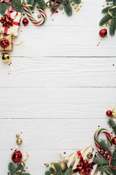 Kopya Boşluğu da dahil olmak üzere, Beyaz Ahşap Süs Sınırı ile Noel Arkaplanı