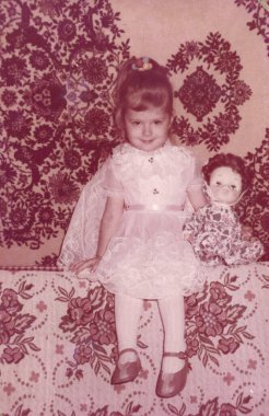 Doğum gününde beyaz elbiseli kız, Odessa SSCB 1989