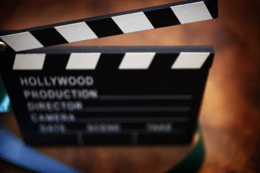 Sinema kapağı, dramatik arka plan, film sembolü