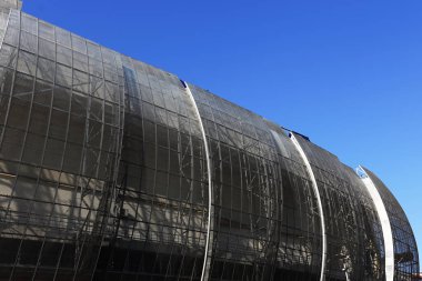 Çelik cam kıvrımlı dış yapı