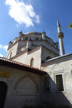 Shumen 'deki Tombul Camii olarak bilinen Şerif Halil Paşa Camii, Bulgaristan' ın en büyük ve Balkanlar 'ın en büyük camilerinden biri..