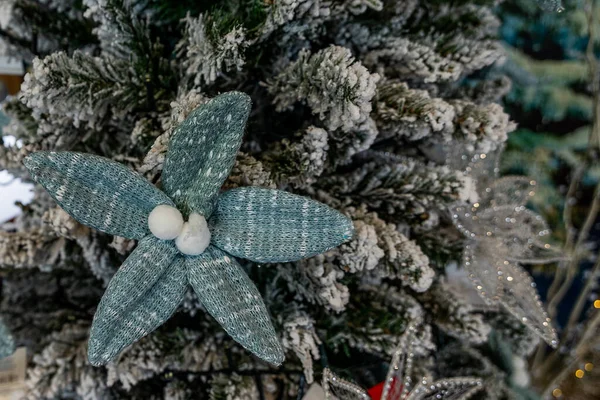 Bela Decoração Azul Branco Fundo Árvore Natal Close — Fotografia de Stock
