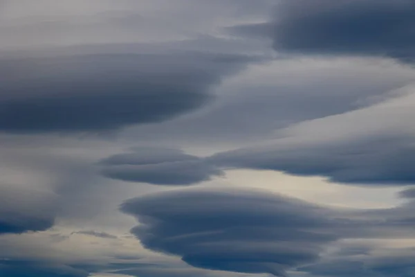 아름다운 과둥근 놀라운 구름들 — 스톡 사진