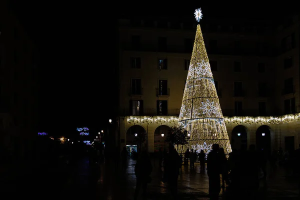Bella Dorata Decorazione Albero Natale Incandescente Sfondo Nero Alicante Spagna — Foto Stock