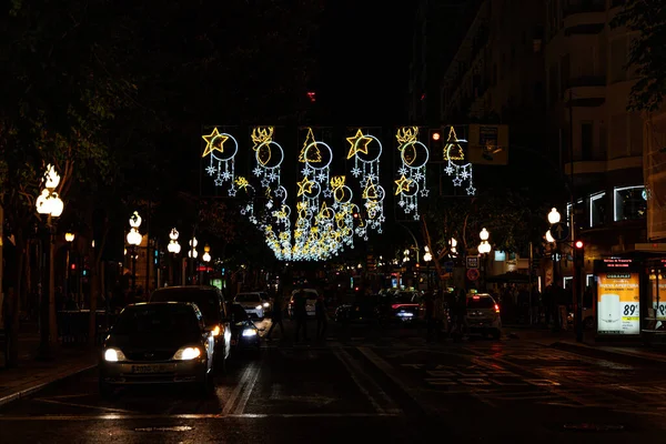 Alicante Spanya Güzel Noel Aydınlatmaları Geceleri Sokaklarda — Stok fotoğraf