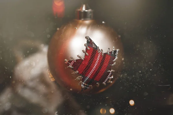 Şenlikli Bir Arka Planda Güzel Bir Noel Ziyafeti — Stok fotoğraf