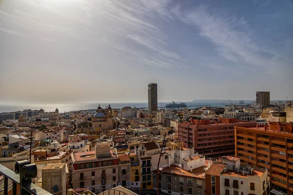 Alicante Şehrinin Güzel Manzarası Şehrin Gözünden Limandan Güneşli Bir Günde — Stok fotoğraf