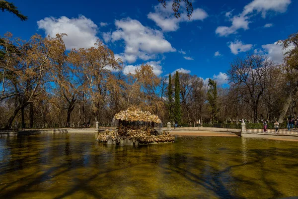 Retiro Πάρκο Madrid Ισπανία Την Άνοιξη Αστικό Τοπίο — Φωτογραφία Αρχείου