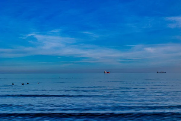 Красивый Морской Пейзаж Синего Минимализма — стоковое фото
