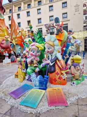 Harika renkli tatil dekorasyonları hogueras alicante haziran, sant joan, Uluslararası Turizm Festivali