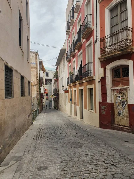 Estrecha Calle Histórica Ciudad Española Alicante Sin Personas —  Fotos de Stock