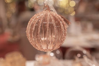 Güzel noel süslemeleri Noel ağacında eski incik boncuklar