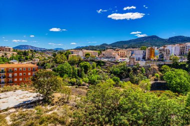 İspanya 'nın Alcoy şehrinden güzel şehir manzarası