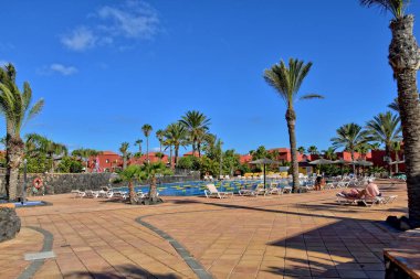 Tatil köyünde güzel bir yüzme havuzu