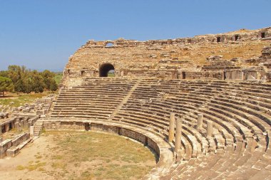 Türkiye 'nin Miletus kentindeki antik Roma tiyatrosunun güzel kalıntıları
