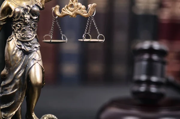 Prawo Sprawiedliwość Pojęcie Legalności Gavel Sędziego Iustitia Czarnym Tle Drewnianych Zdjęcie Stockowe
