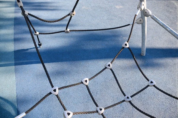 Câbles Escalade Aire Jeux Pour Enfants Filet Escalade Cordes Dans Images De Stock Libres De Droits